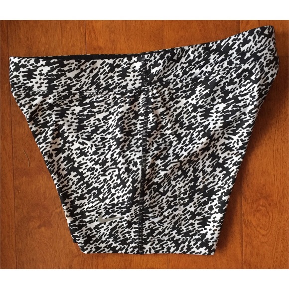 Nike Bundle - Bra, Tank, Shorts - Picture 4 of 6